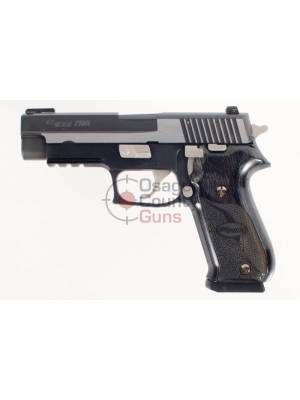 Sig Sauer P220 Equinox – 4.4″ .45 ACP (CA Compliant)