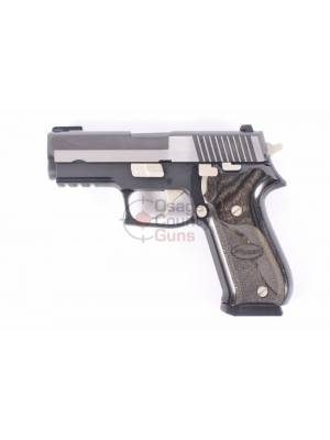 Sig Sauer P220 .45 Carry Equinox